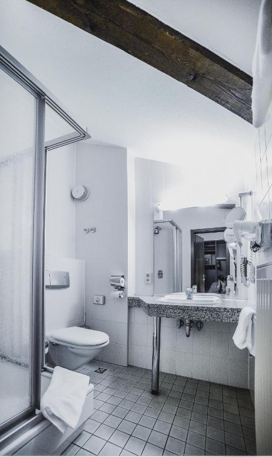 Hotel Zur Post Виел Екстериор снимка