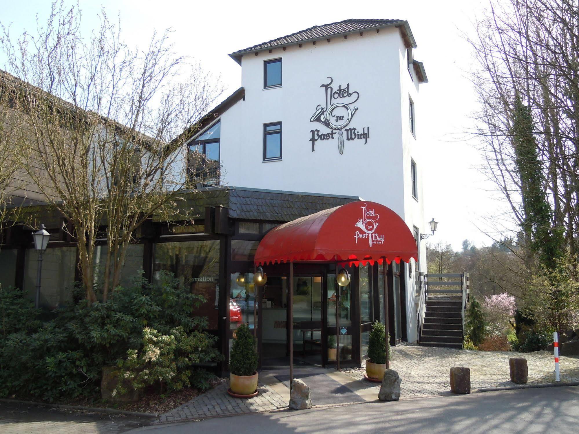 Hotel Zur Post Виел Екстериор снимка